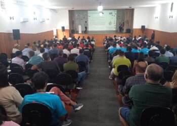 Audiência para discutir o projeto de concessão da Compesa aconteceu em Caruaru e temor pela alta taxação segue em pauta