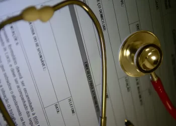 Clientes só podem ter os planos de saúde cancelados se atrasarem pagamento de duas parcelas em 12 meses