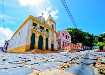 Pernambuco registra aumento em índices do turismo, mostra IBGE 