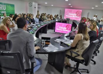 Maioria dos cargos públicos em Caruaru é composta por mulheres, diz prefeito Rodrigo Pinheiro