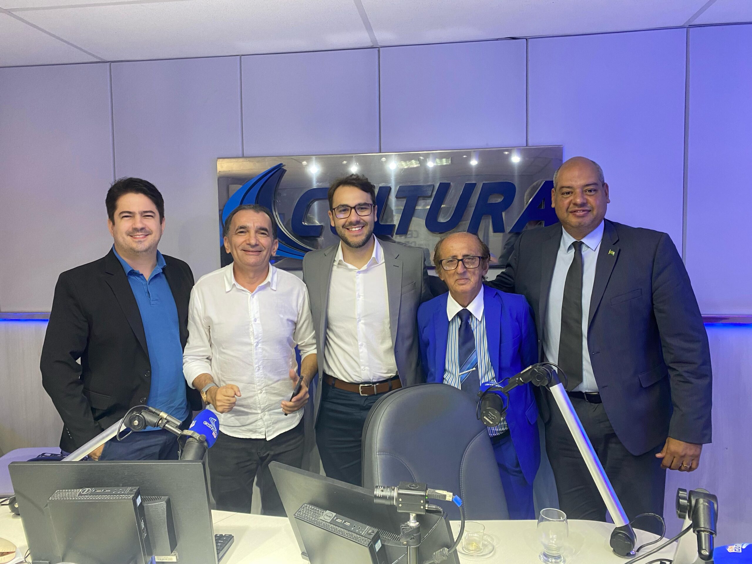 Mesa Redonda debate denúncia de trama golpista aceita pelo Supremo Tribunal Federal (STF)