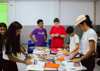 Estudantes da rede pública de Caruaru recebem oficinas de comunicação, arte e cultura