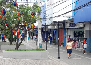 Lojistas de Caruaru esperam aquecimento nas vendas para o Dia dos Namorados