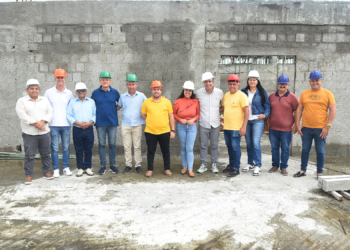 Vereadores visitam obras da nova Câmara de Caruaru