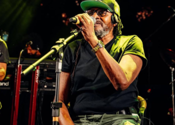 Edson Gomes se apresenta hoje (26) no Caruaru Motofest 2025