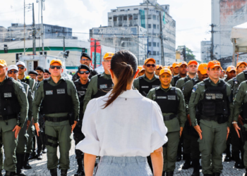 Operação Papai Noel reforça segurança durante as compras de fim de ano em Pernambuco