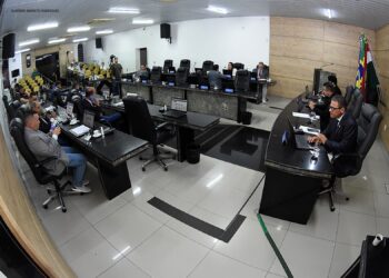 Sessão da Câmara de Caruaru é marcada por críticas à Compesa