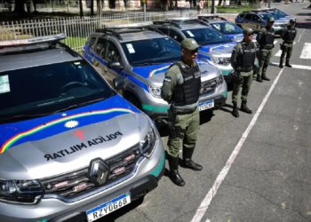 Homem portando uma faca é preso a caminho da casa da ex, no Recife