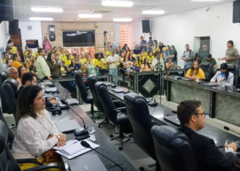 Prefeitura de Caruaru afirma que  auxiliares e monitores da educação infantil não se enquadram no piso do magistério