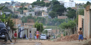 Pernambuco tem recuo na extrema pobreza, aponta estudo do IGPE