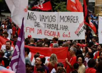 Governo retira urgência de projeto sobre fim da escala 6×1