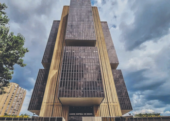 Projeção de crescimento do PIB de 2026 avança para 1,98%