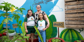 Escola de Caruaru na zona rural cria horta e espaço para preservar a memória quilombola